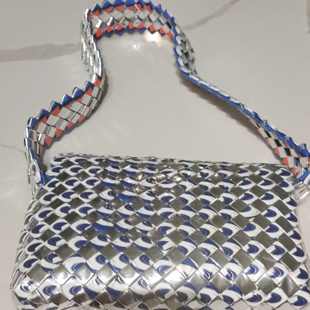 unbranded this purse